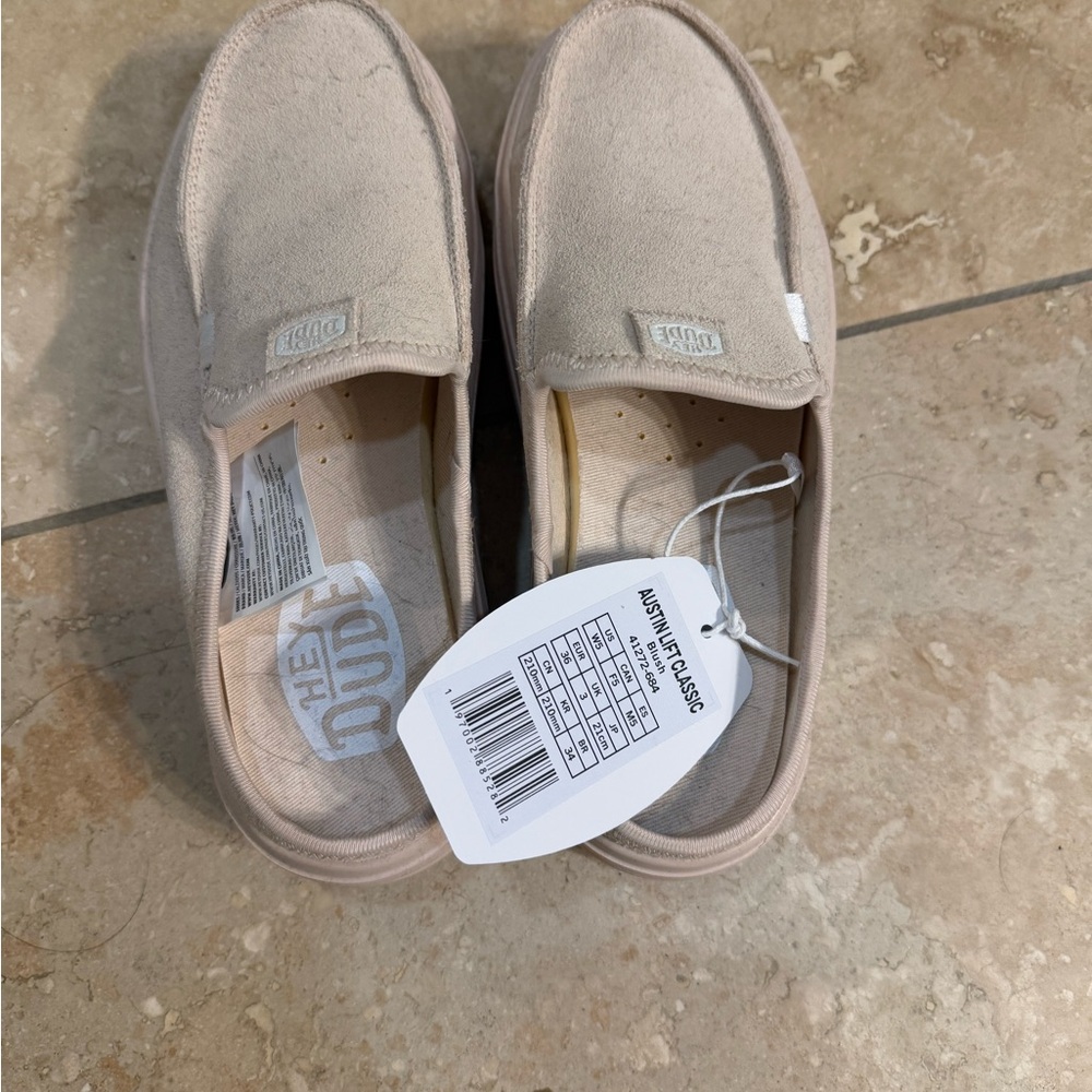 Hey Dude Women's Cream Loafers
